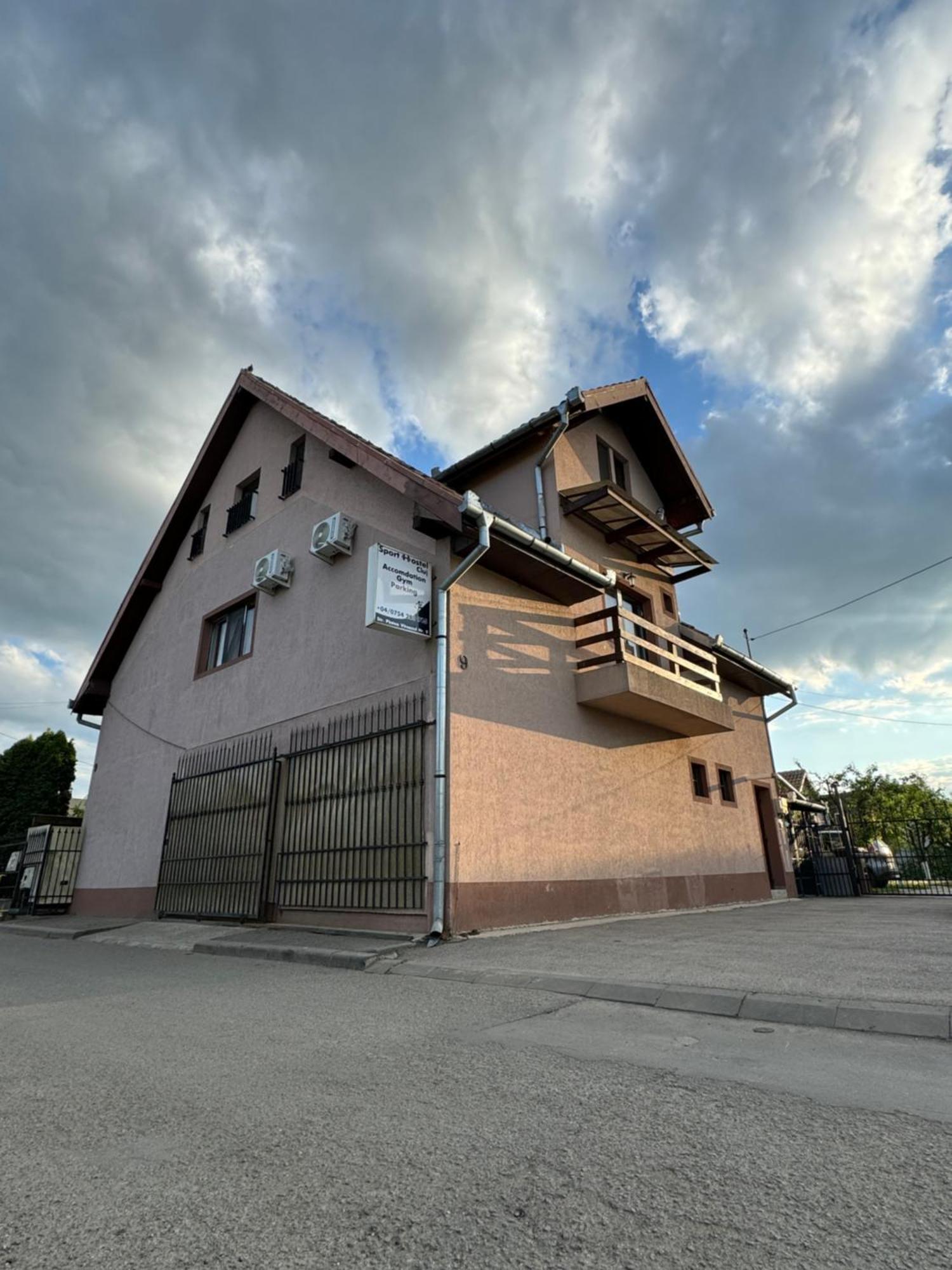 Sport Hostel Cluj Екстериор снимка